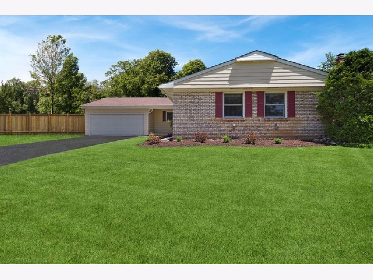 Homes Rented Strathmore Buffalo Grove Illinois, 710 Silver Rock