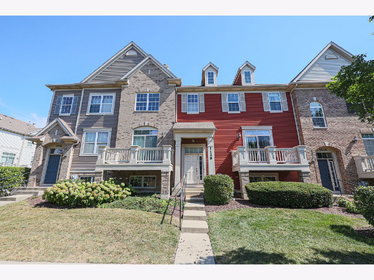 Townhomes & Condos Rented Fountains At Town Center Carol Stream Illinois, 1128 Bartholdi