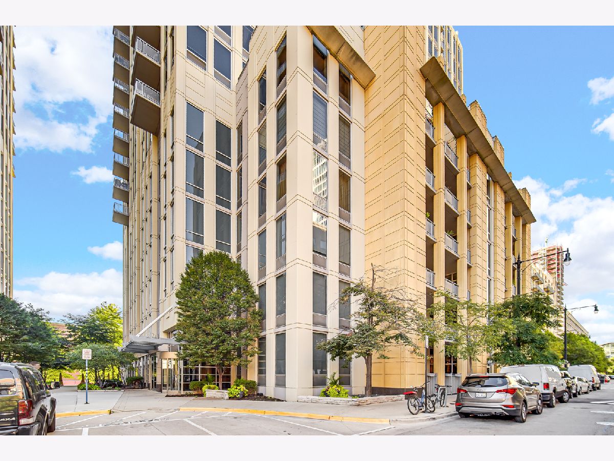 Condominiums Sold Two River Place Chicago Illinois, 720 Larrabee