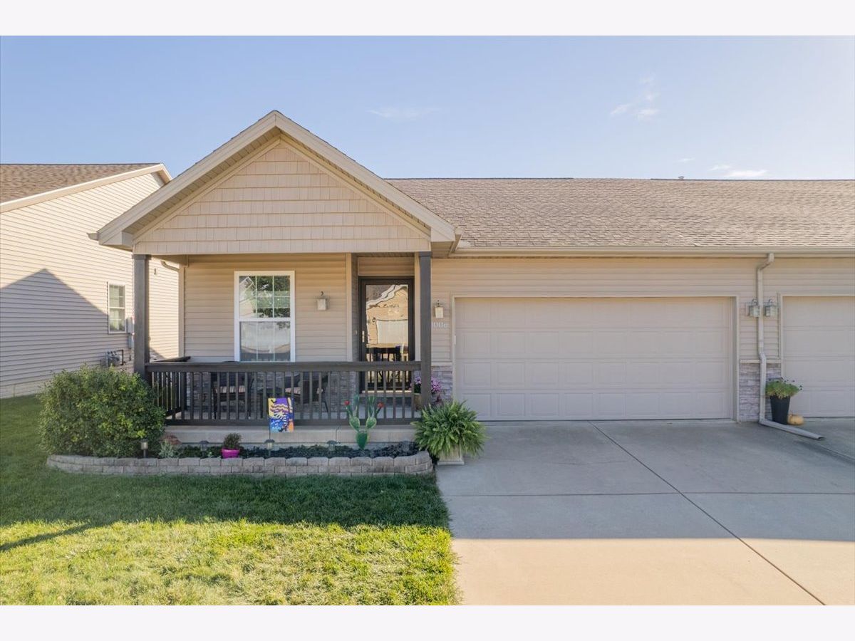 Homes & Condos & Townhomes Sold Wittenberg Woods Bloomington Illinois, 1006 Wartburg
