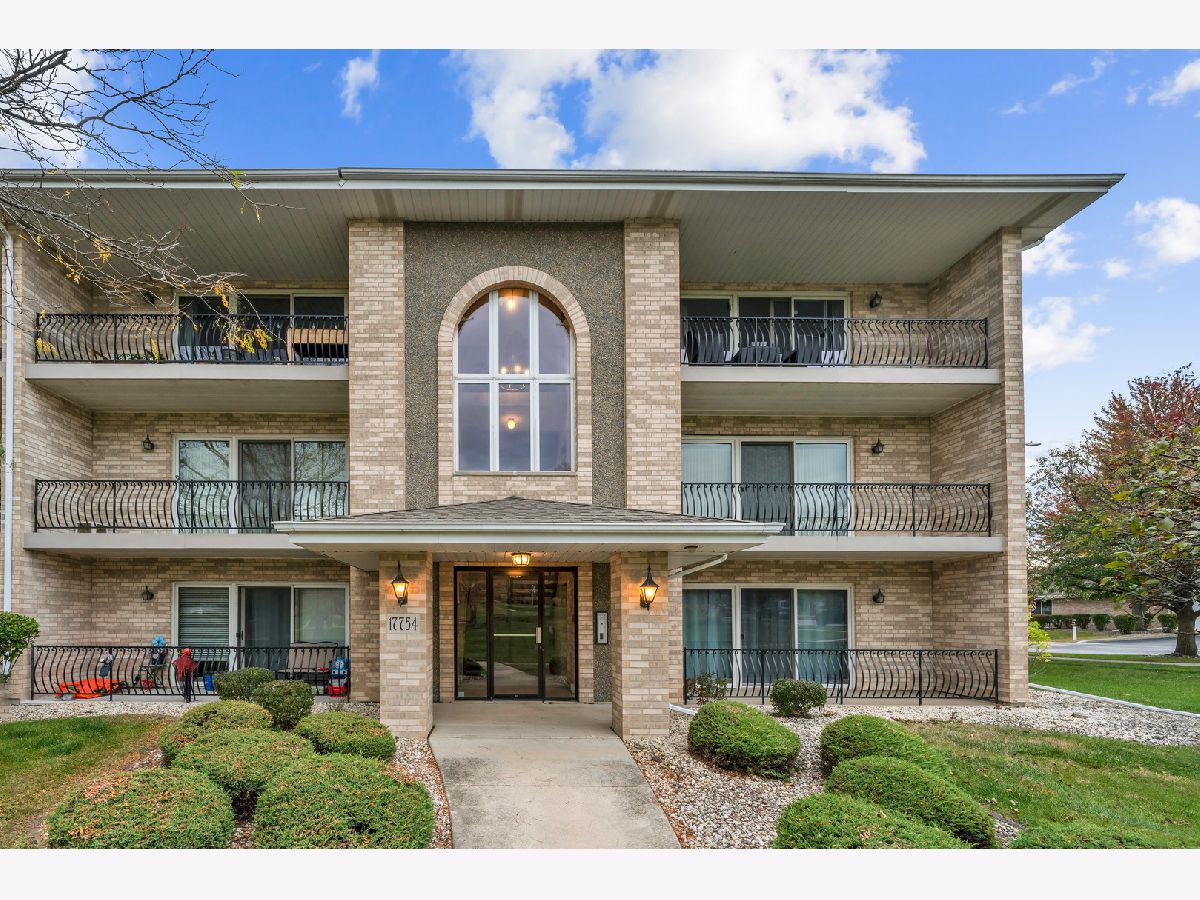 Townhomes & Condos & Homes Sold Eagle Ridge Ii Orland Park Illinois, 17754 Bernard
