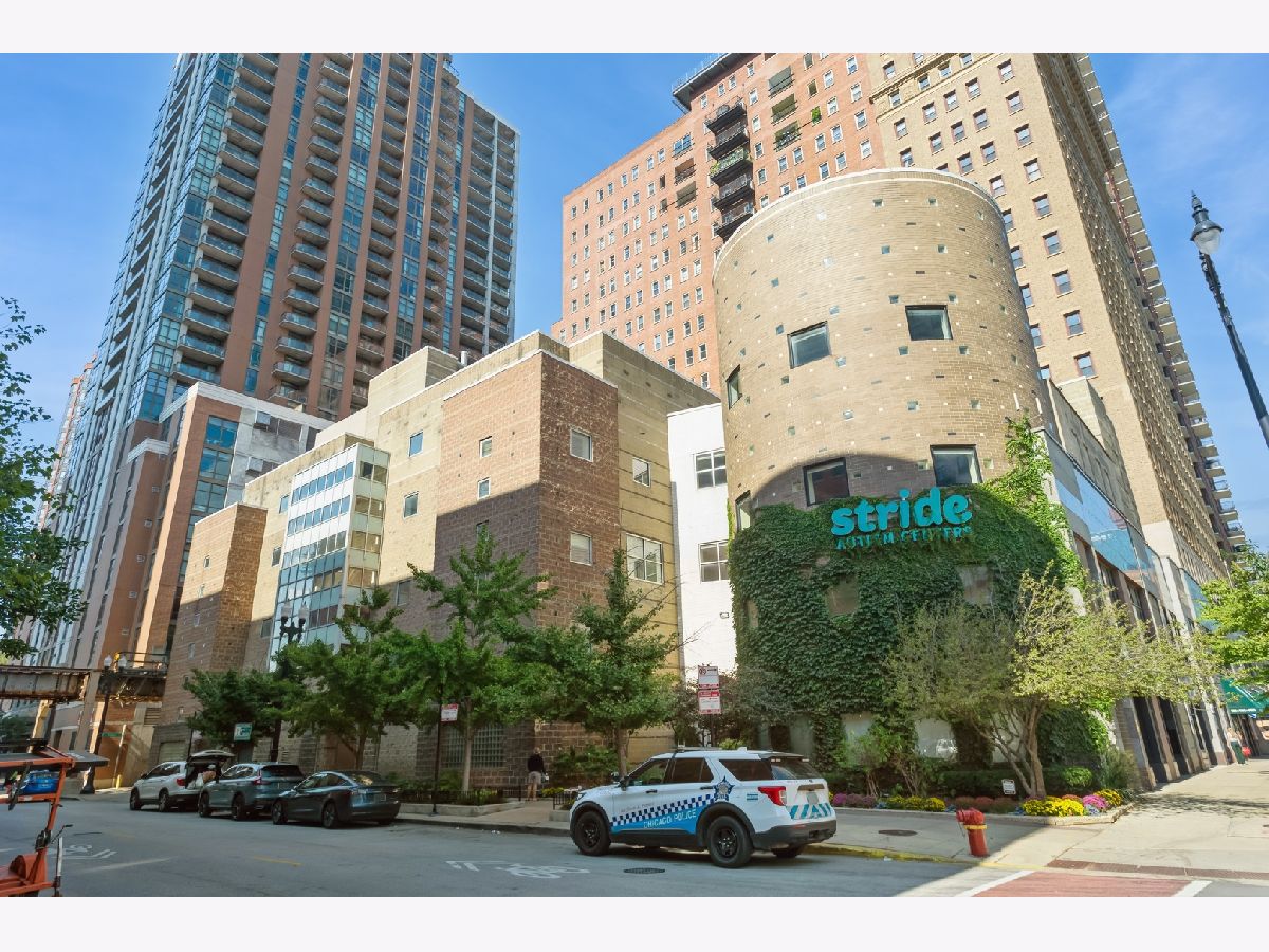 Condominiums Rented Burnham Park Plaza Chicago Illinois, 40 9th