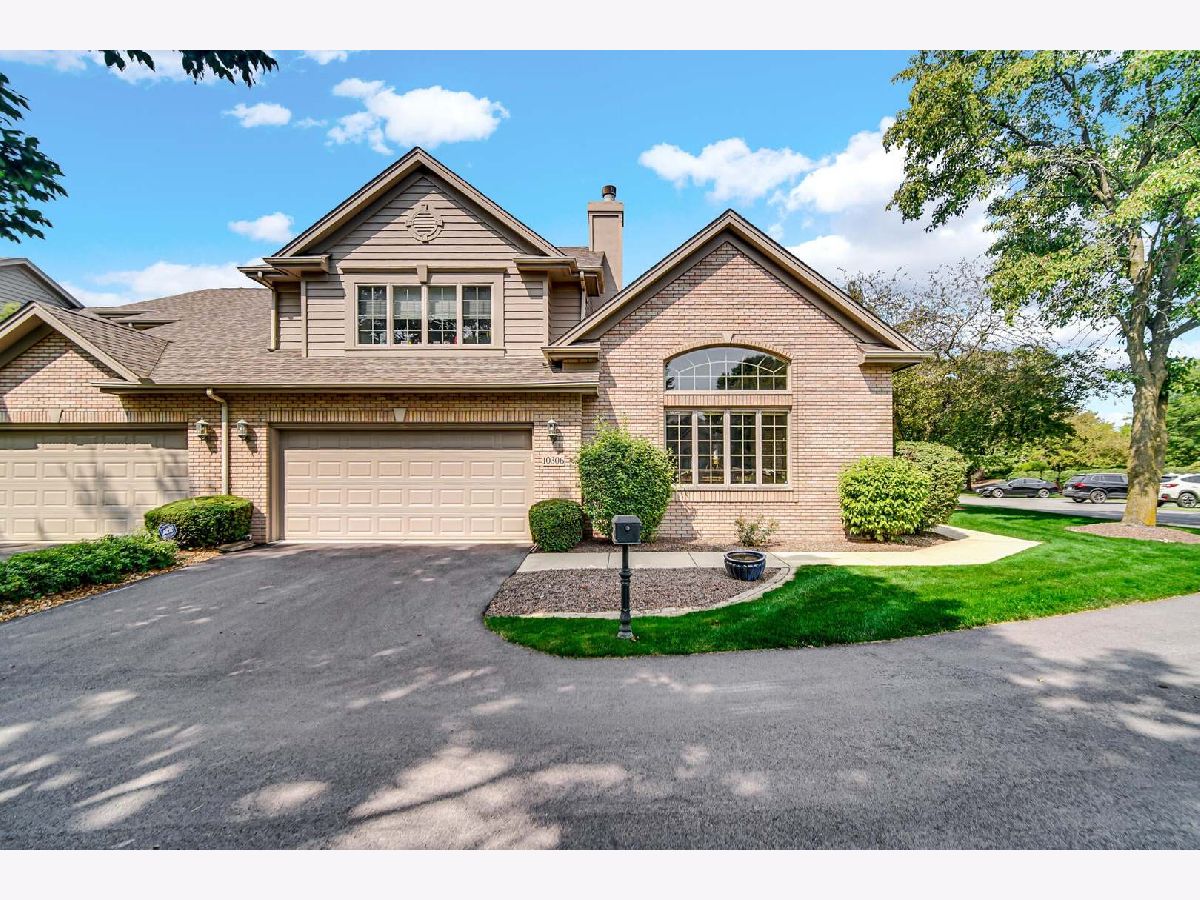  Sold Munster Indiana, 10306 Deerwood