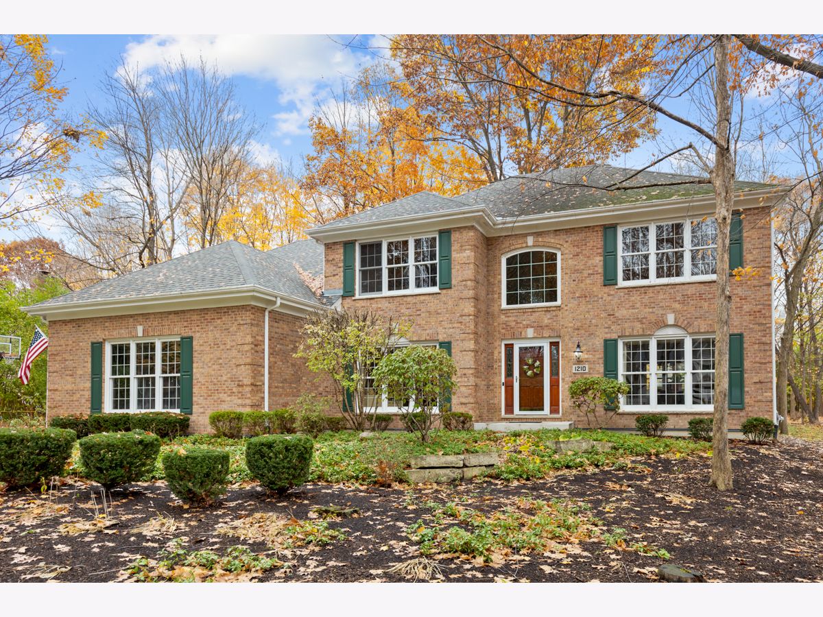 Homes & Condominiums Sold Hunt Club St Charles Illinois, 1210 Keim