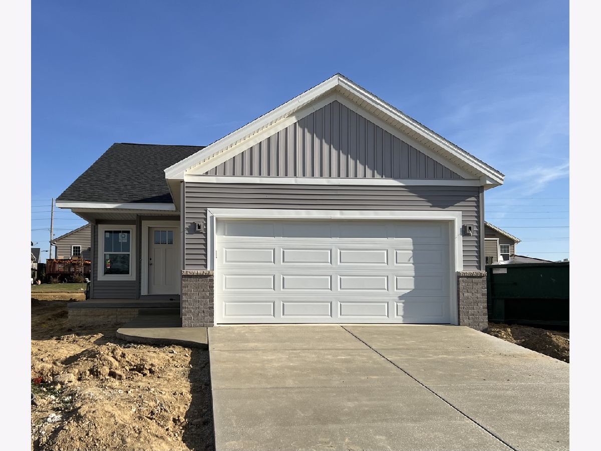 Homes Sold Bill's Place Bloomington Illinois, 8 Eric