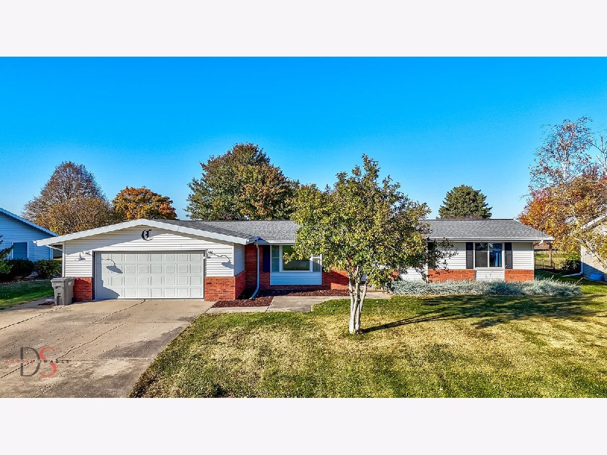  Sold Grand Ridge Illinois, 2 Clover