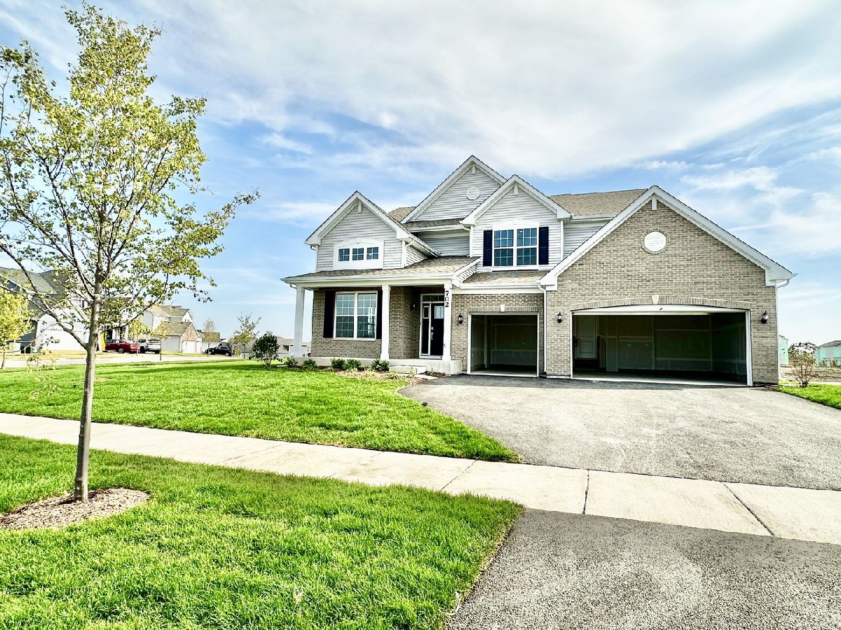 Homes Rented Hudson Pointe Oswego Illinois, 702 West Point