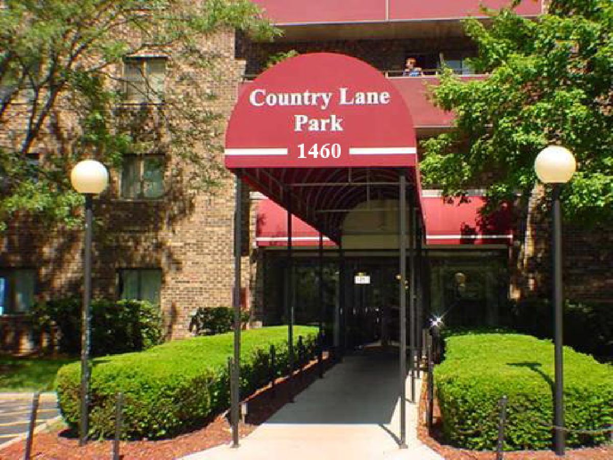 Condominiums Sold Country Lane Park Schaumburg Illinois, 1460 Fairlane