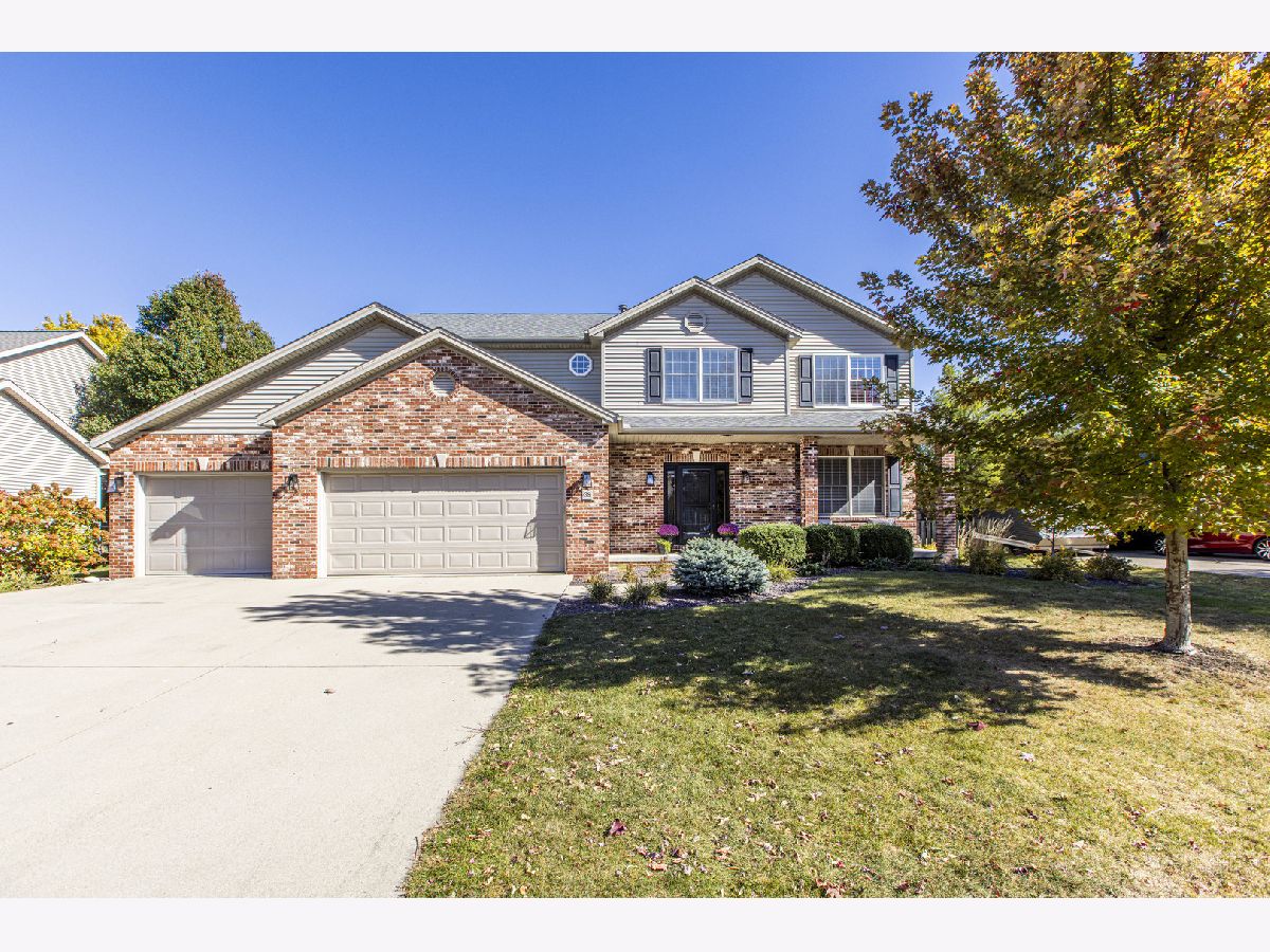 Homes & Condos & Townhomes Sold Golden Eagle Bloomington Illinois, 38 Conway