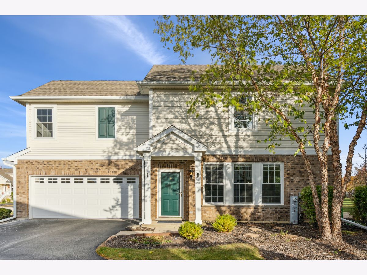 Townhomes & Condos Sold Canterbury Place Algonquin Illinois, 2625 Amber