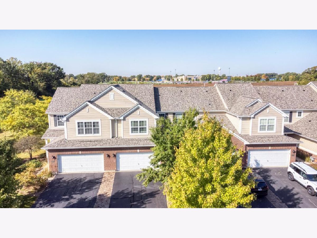 Townhomes Rented Savannah Crossing Aurora Illinois, 2876 Church