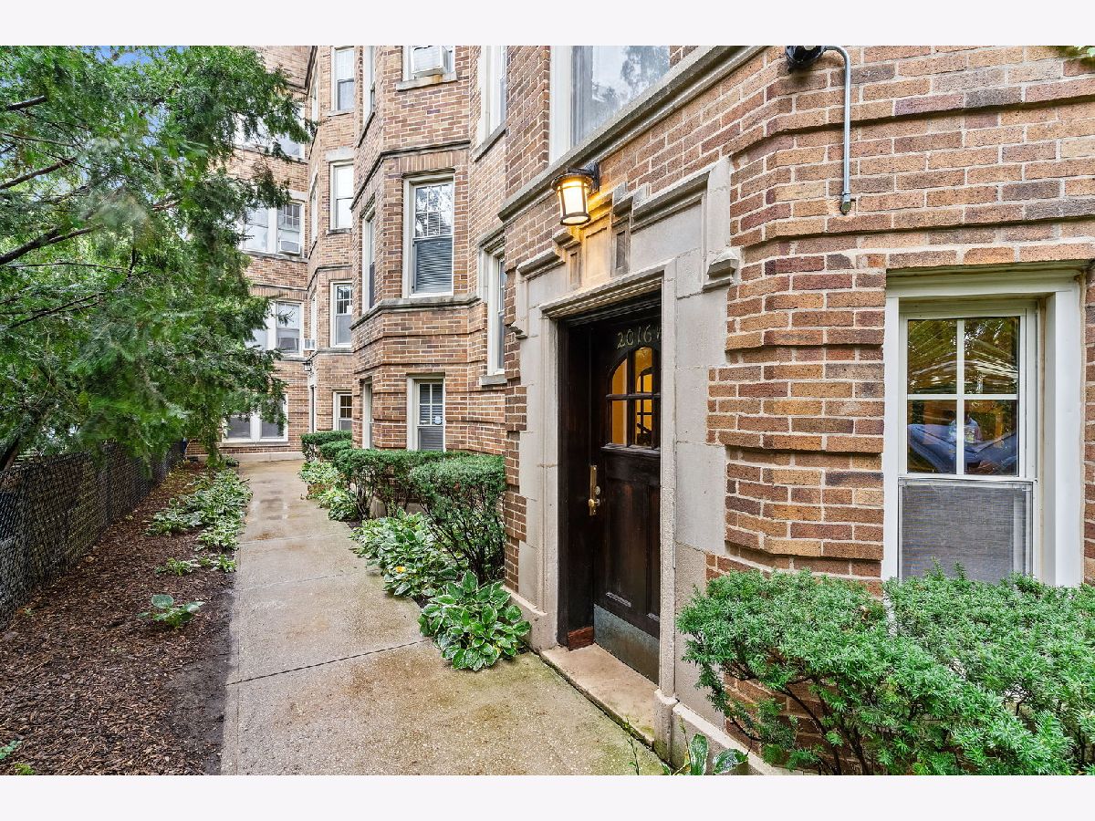 Condos & Townhomes & Homes Sold Rogers Park Chicago Illinois, 2016 Greenleaf