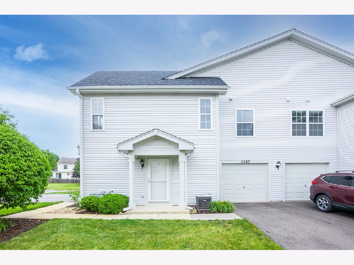 Homes & Townhomes & Condos Sold Lakewood Valley Aurora Illinois, 2583 Dickens