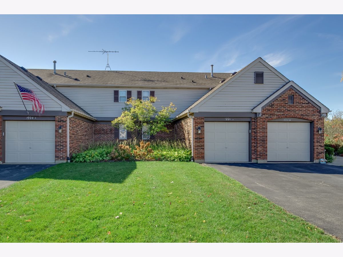 Townhomes & Condos Sold Briar Pointe Schaumburg Illinois, 1994 Gary