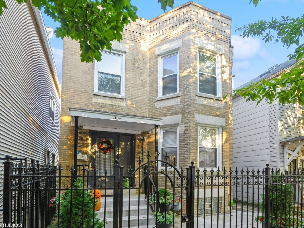 Condos & Townhomes & Homes Rented Avondale Estates Chicago Illinois