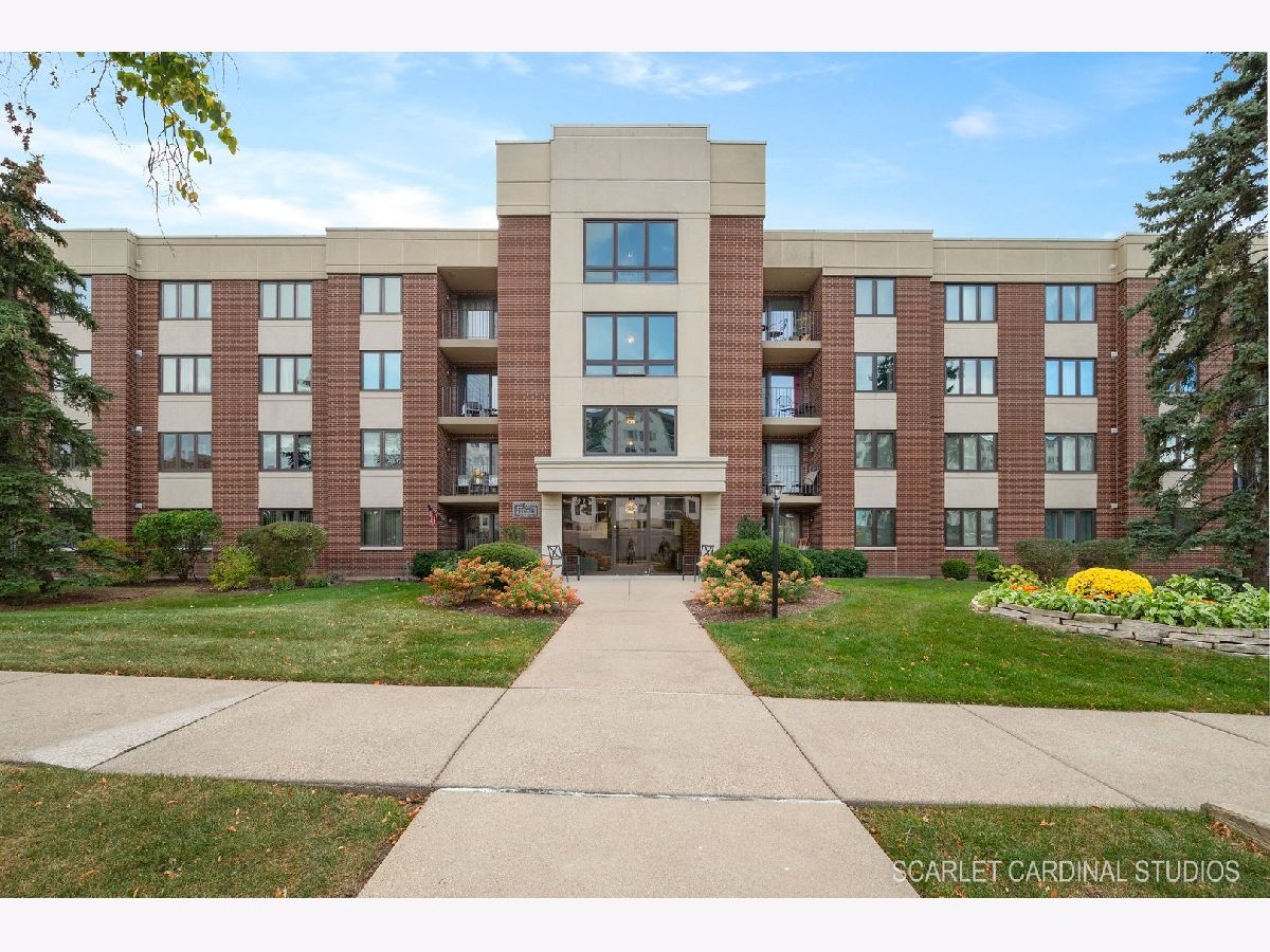 Condominiums Sold Lincoln Terrace Lombard Illinois, 212 Saint Charles