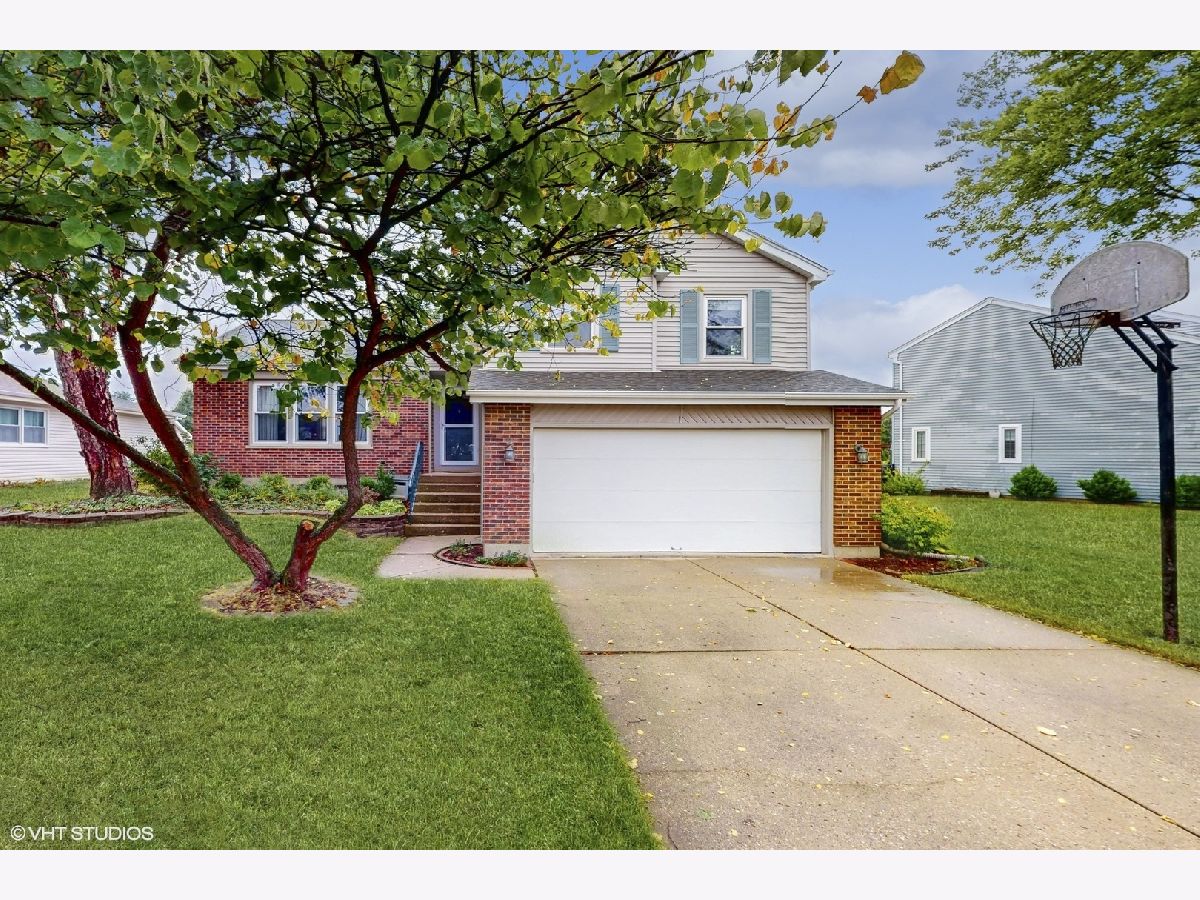 Homes Sold Shenandoah Elk Grove Village Illinois, 1076 Judy