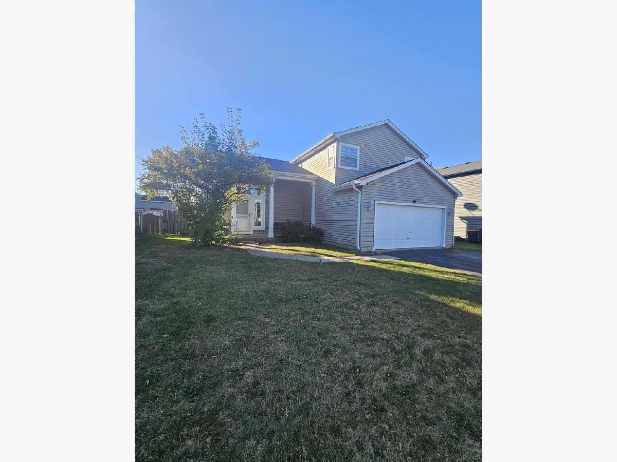 Homes Sold Provence Lake In The Hills Illinois, 761 Parc