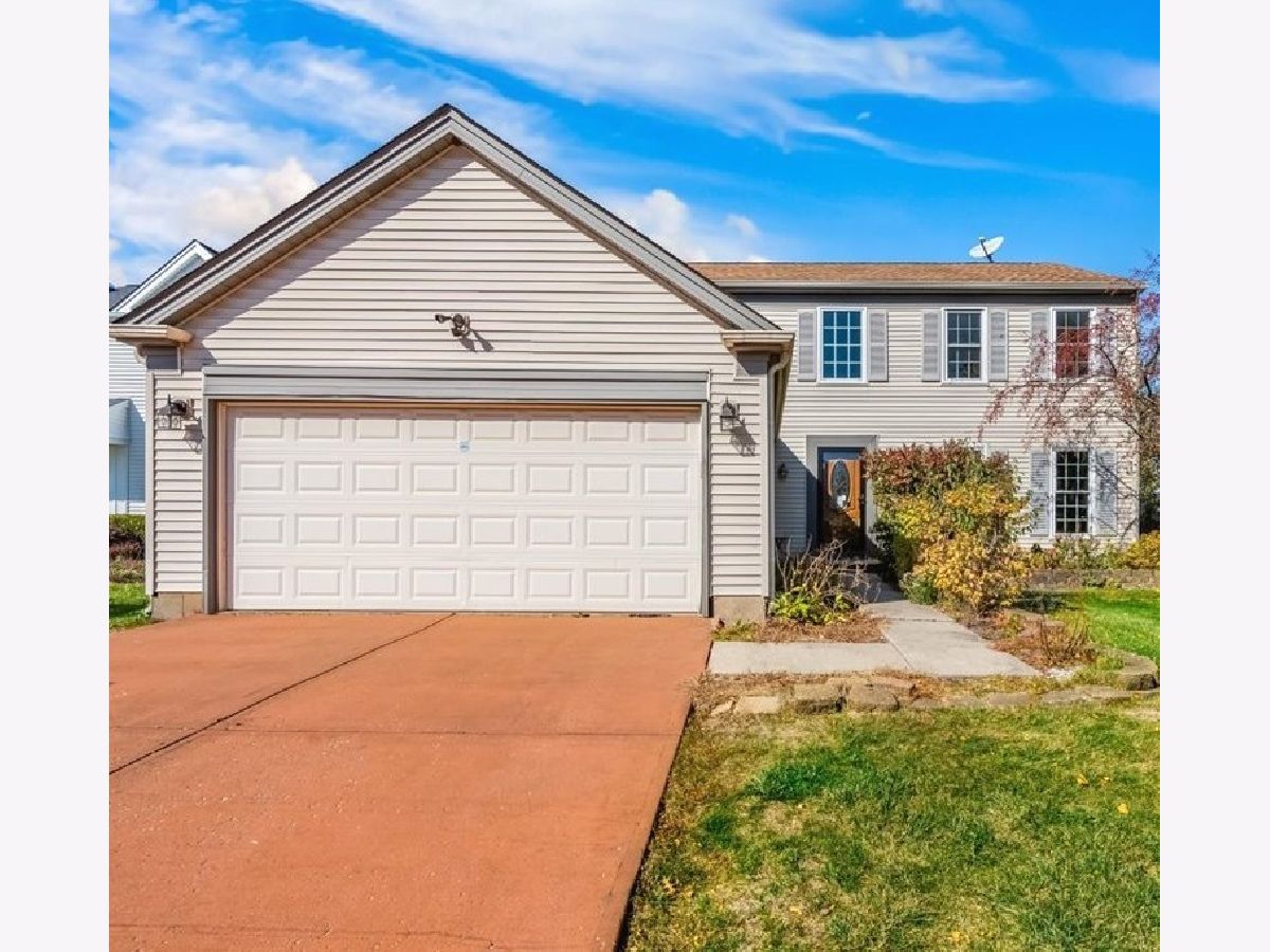 Homes Rented Stonebridge Carol Stream Illinois, 810 Burning