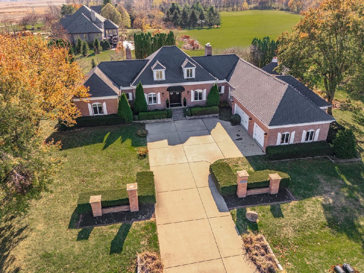 Homes & Condos & Townhomes Sold Crestwicke Bloomington Illinois, 8522 Harbour Towne