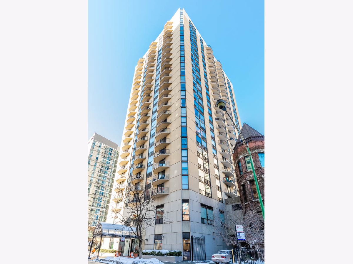 Condominiums For Sale Hermitage Chicago Illinois, 70 Huron Street