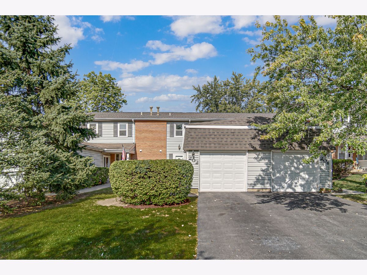 Townhomes Sold Winston Village Bolingbrook Illinois, 202 Monroe