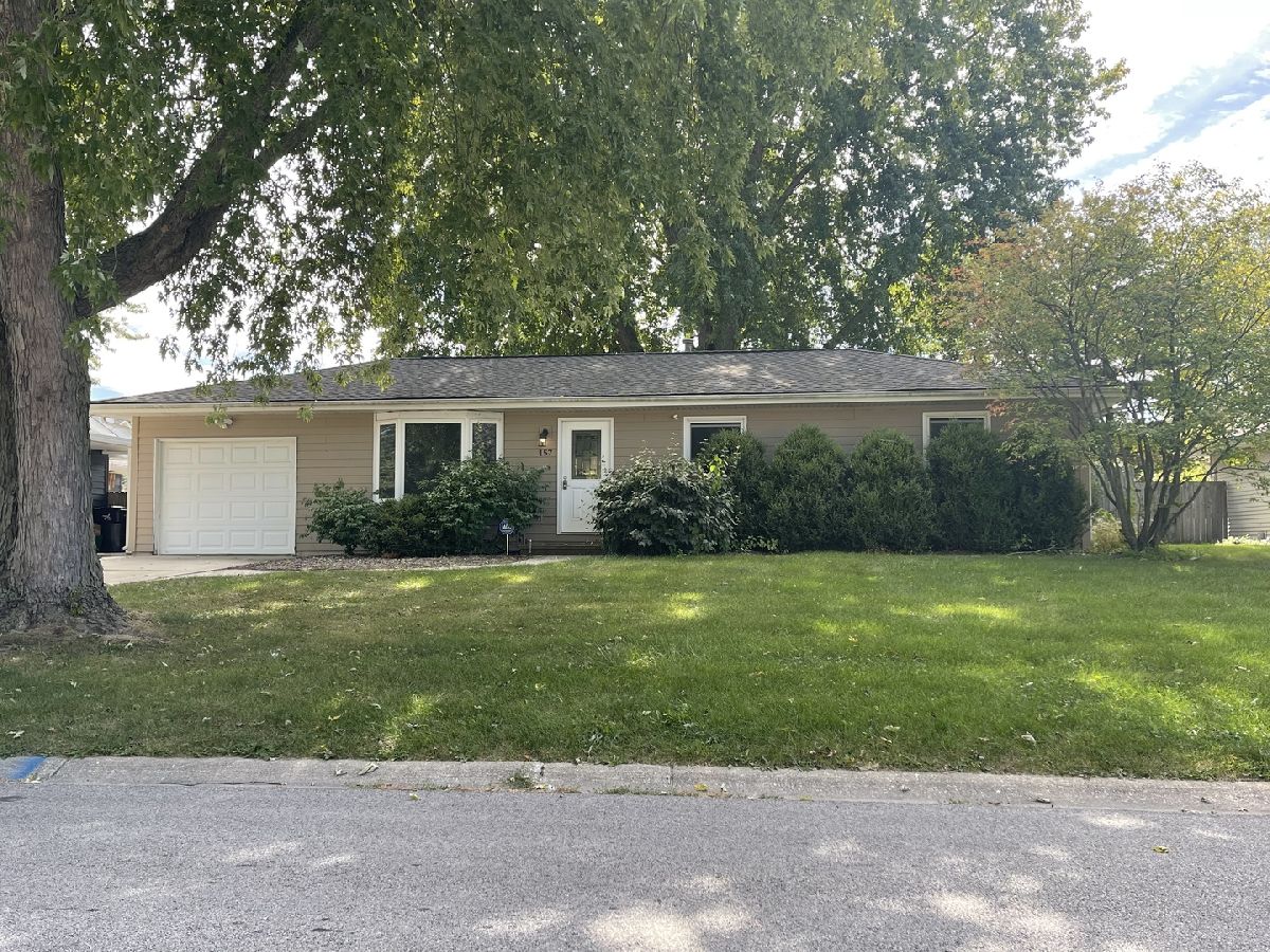 Homes Rented Shore Heights Oswego Illinois, 157 Dolores