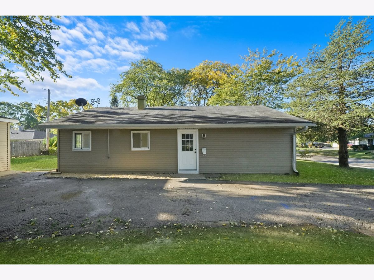 Homes & Townhomes Sold Golf View Highlands Carpentersville Illinois, 2202 Tepee