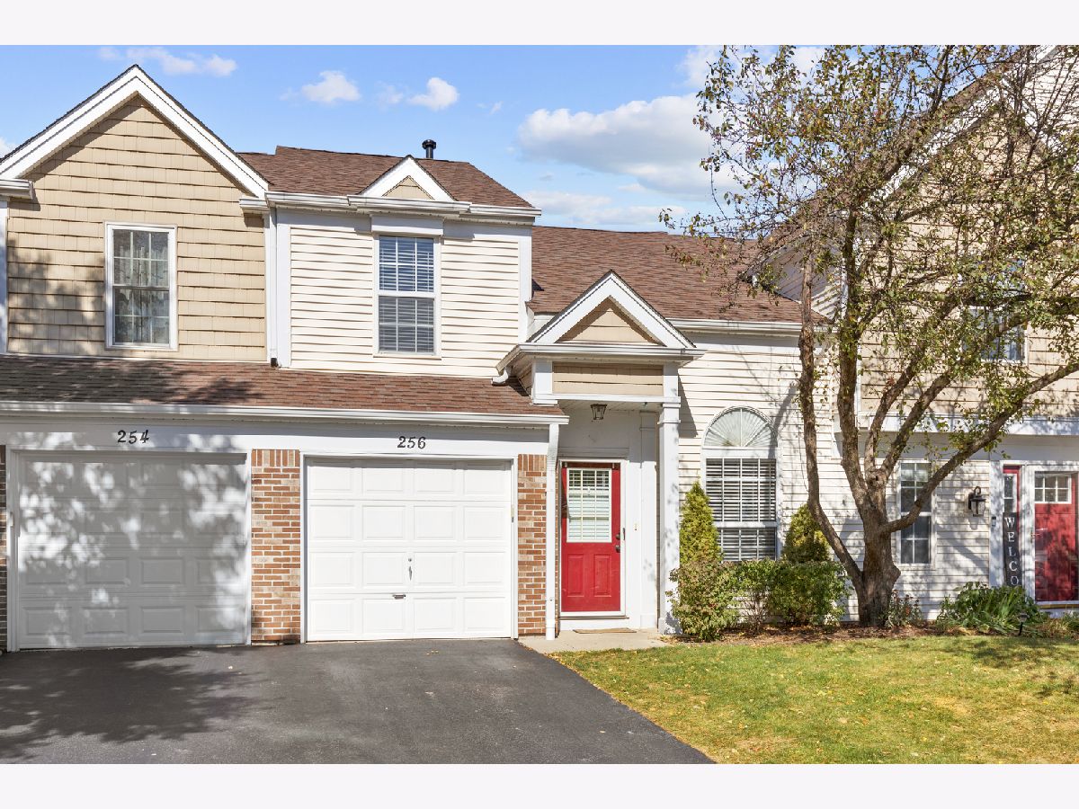 Townhomes Sold Tiffany Place Streamwood Illinois, 256 Shag Bark