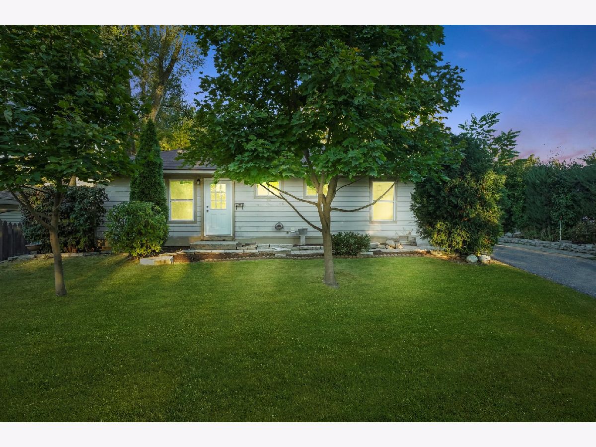 Homes & Townhomes Sold Golf View Highlands Carpentersville Illinois, 2203 Tepee