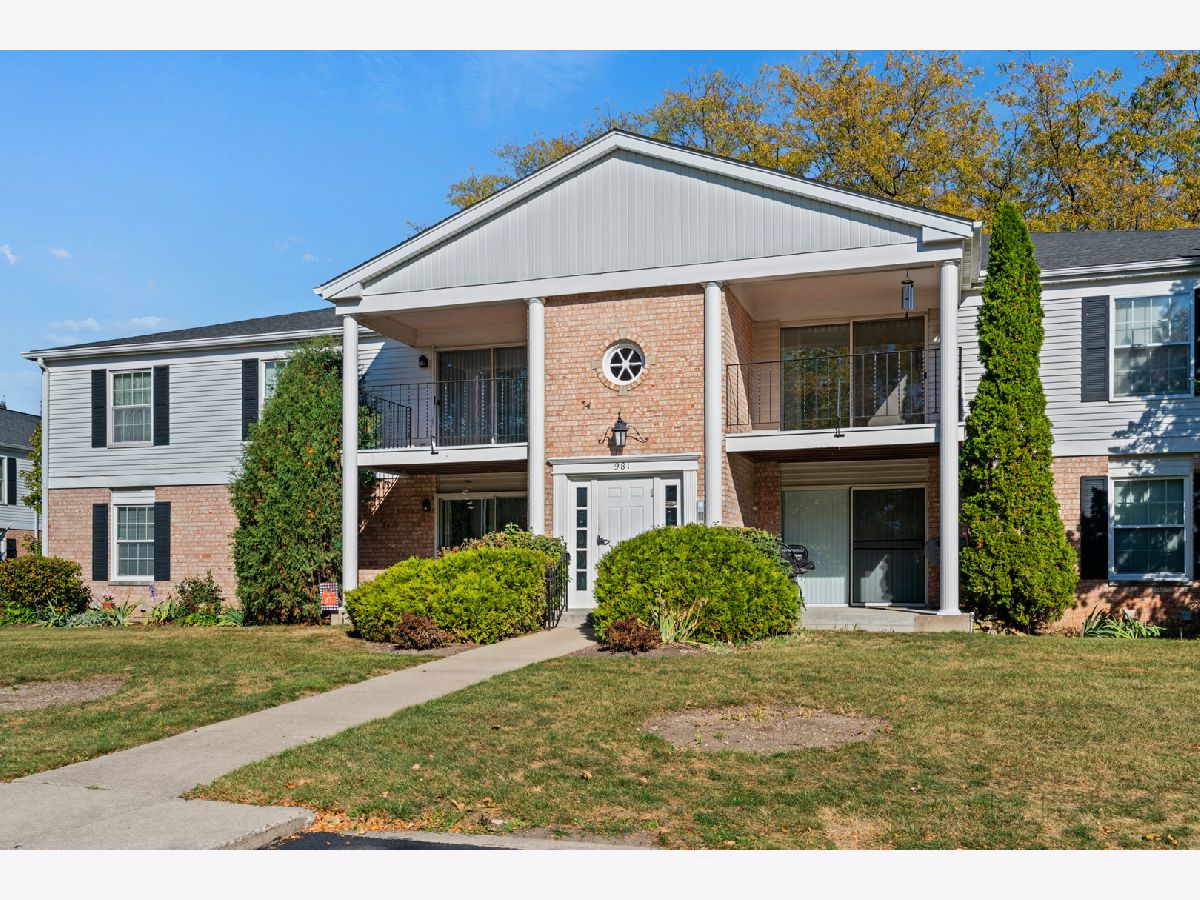 Condominiums Sold Colony Square Crystal Lake Illinois, 981 Golf Course