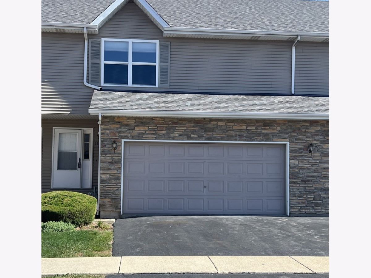 Homes & Townhomes & Condos Rented Townsend Woods Sycamore Illinois, 1172 Rose
