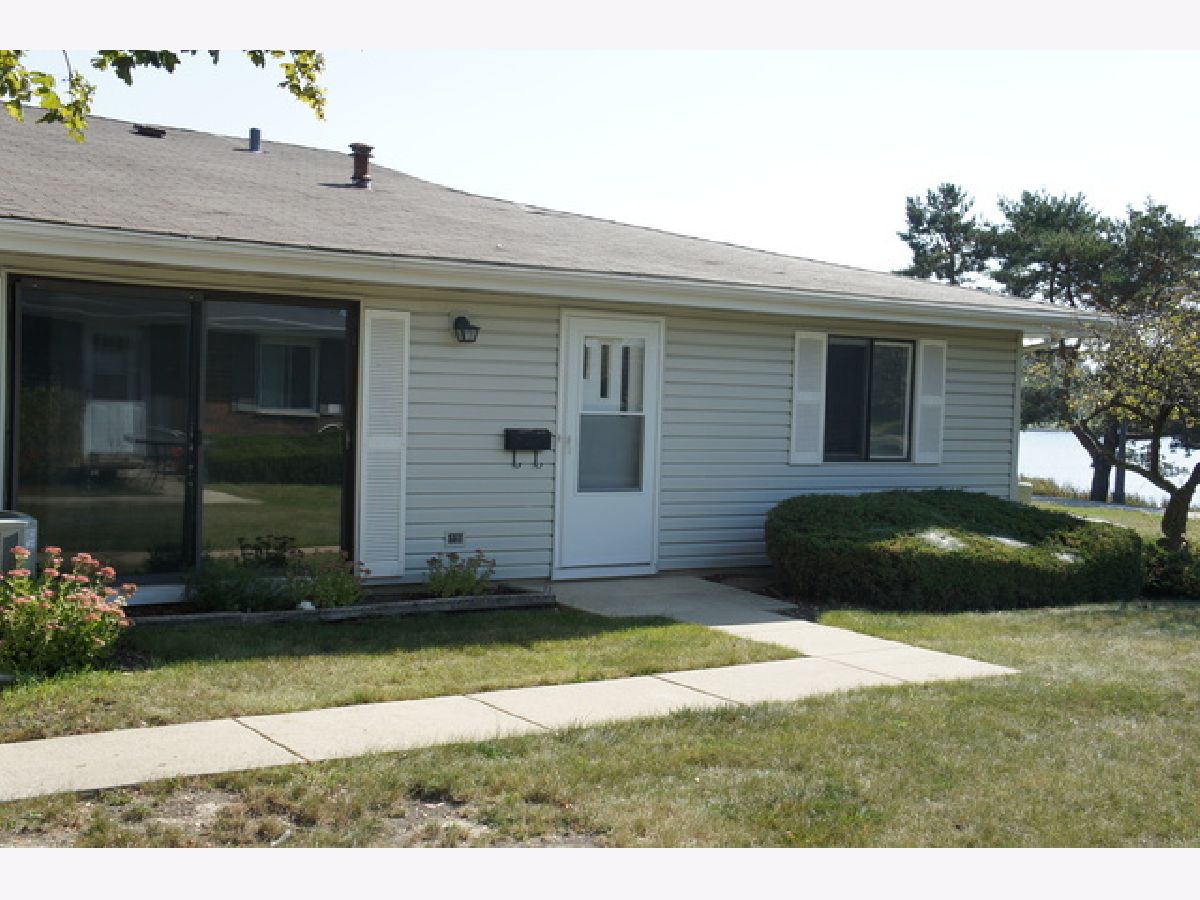 Condos & Townhomes Rented Weathersfield Lake Schaumburg Illinois, 923 Shattuck