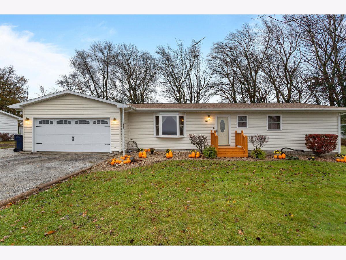  Sold Newman Illinois, 303 City Line
