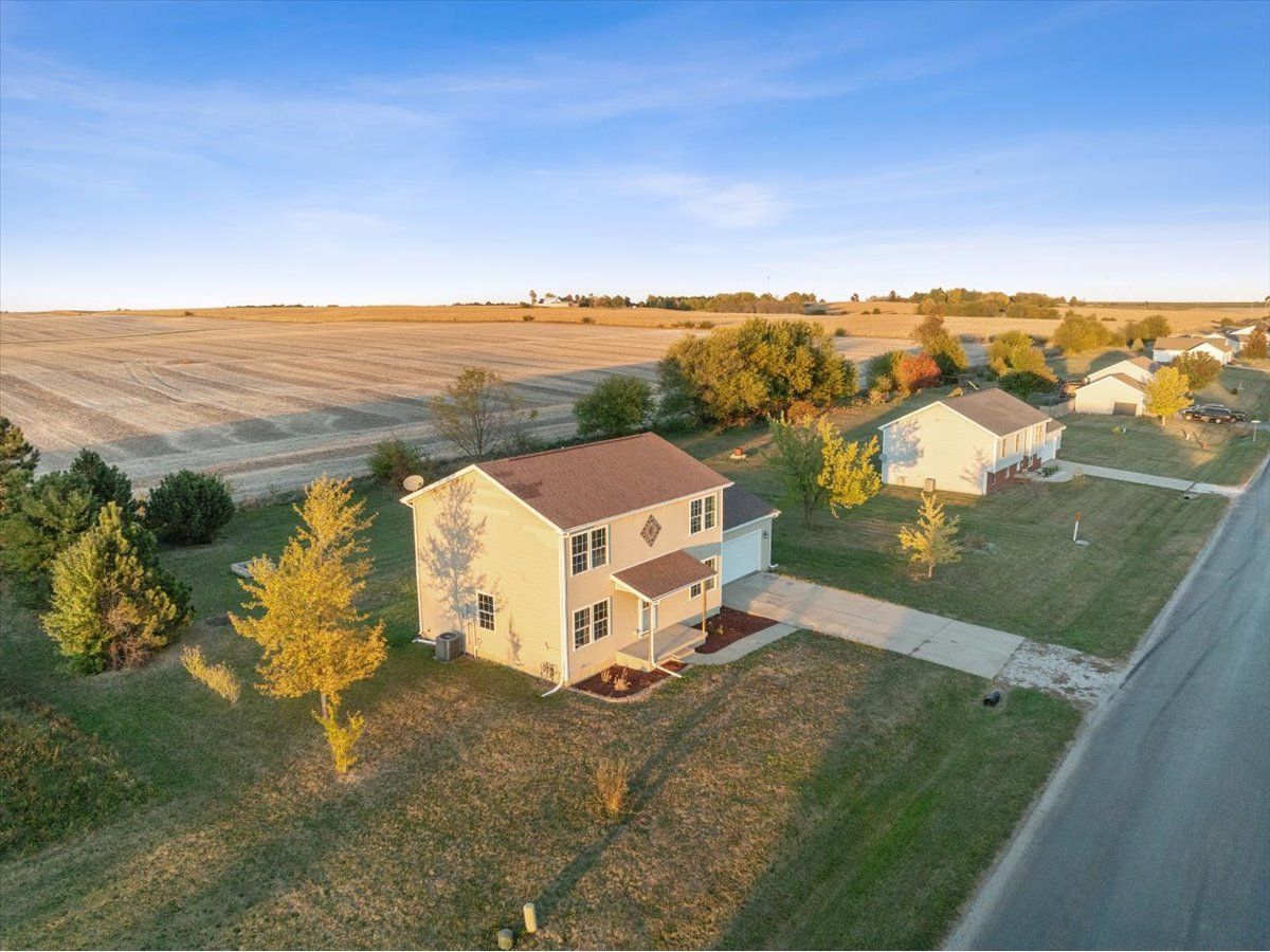 Homes Sold Stoneman Garden Carlock Illinois, 402 Travis