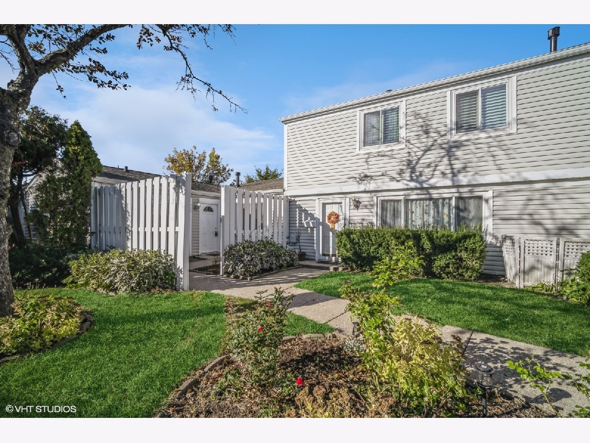 Townhomes & Condos Sold Chelsea Cove Wheeling Illinois, 793 Barnaby
