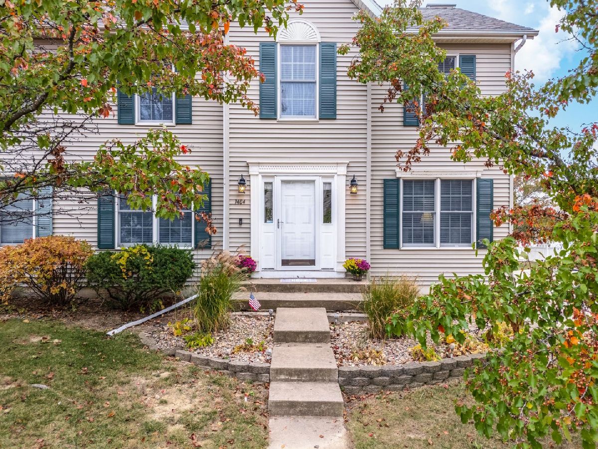 Homes & Condos & Townhomes Sold Savannah Green Normal Illinois, 1404 Whitefield