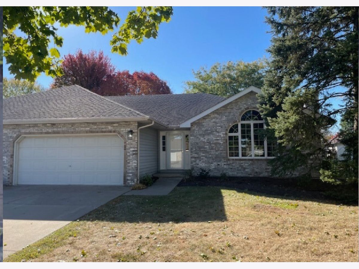 Homes & Condos & Townhomes Sold Warwick Joliet Illinois, 3102 Thomas Hickey