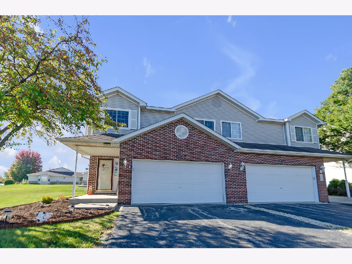 Homes & Townhomes Sold Hunters Crossing Channahon Illinois, 26419 Fox