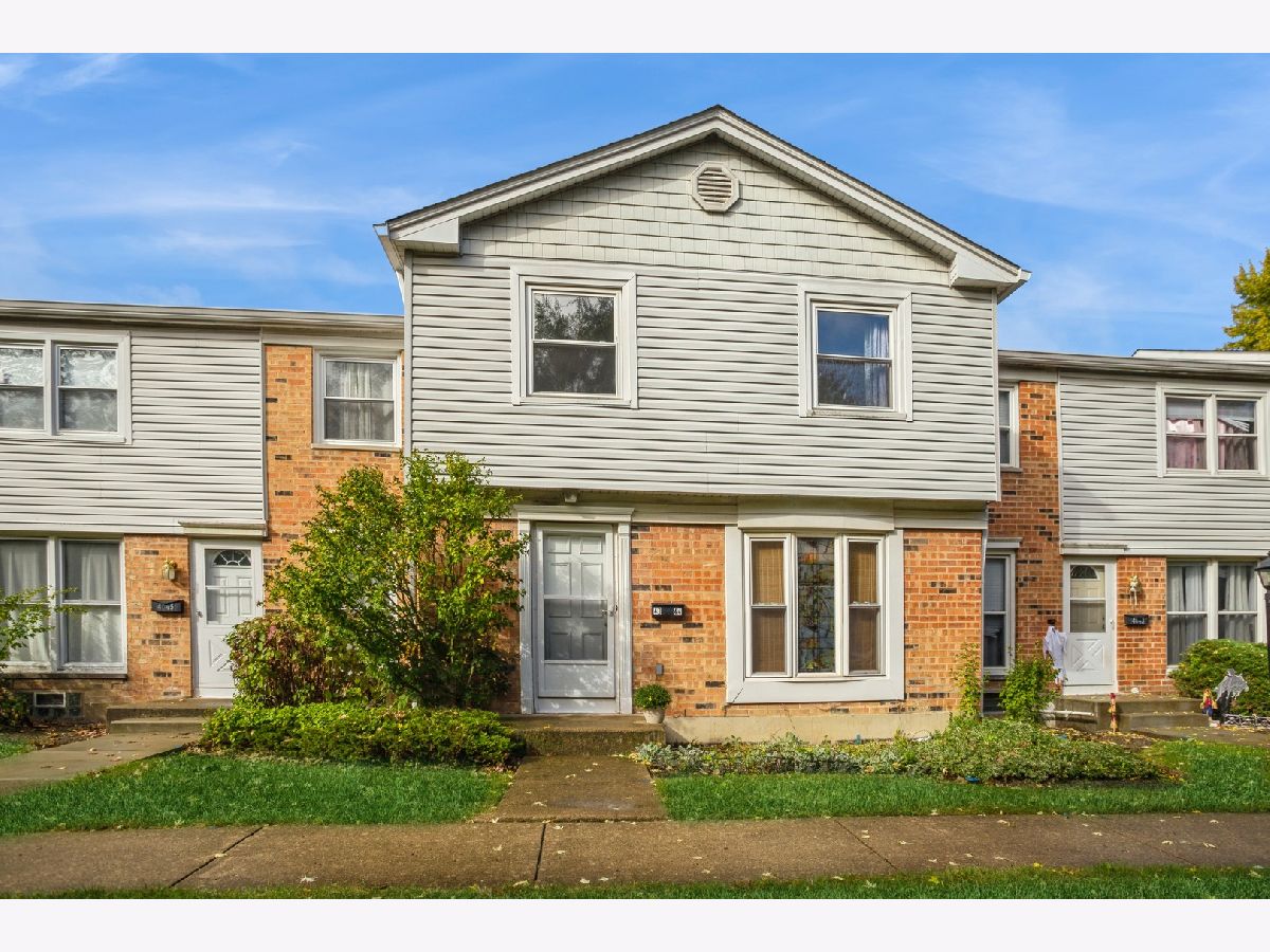 Townhomes & Condos Sold The Oaks Streamwood Illinois, 4044 Princeton