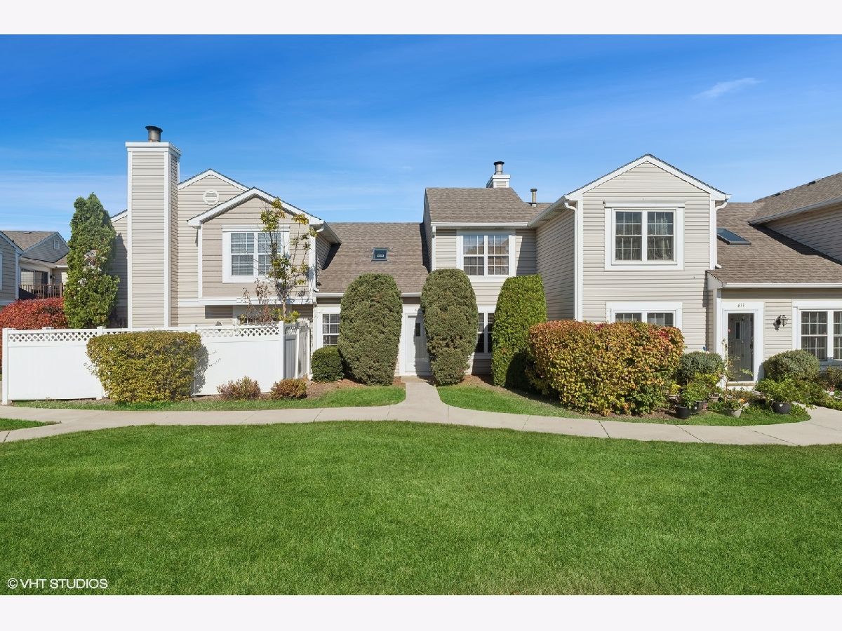 Townhomes & Condos Sold Le Parc Buffalo Grove Illinois, 605 Le Parc