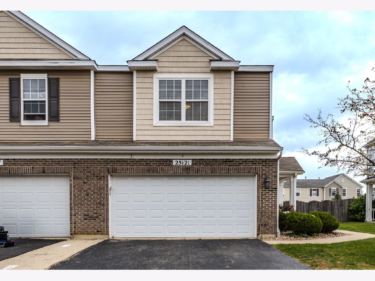 Townhomes & Homes Sold Brookstone Springs Manhattan Illinois, 25121 Colligan