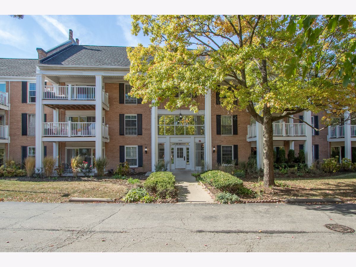 Condominiums Sold Three Fountains On The Lake Rolling Meadows Illinois, 5500 Carriageway