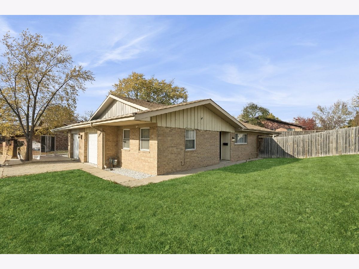 Townhomes & Homes Sold Belaire Manor Streamwood Illinois, 1300 Beverly