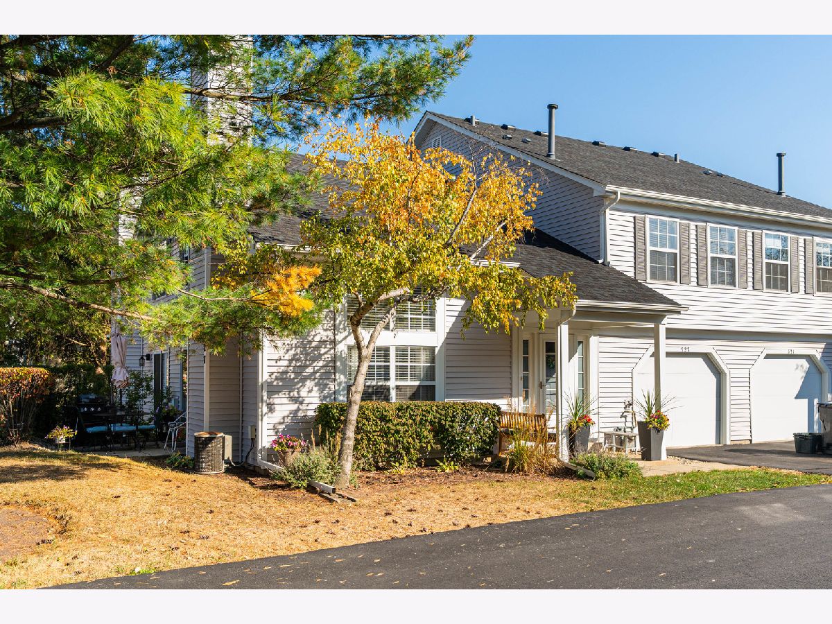 Townhomes Sold Southgate Manor Streamwood Illinois, 527 East