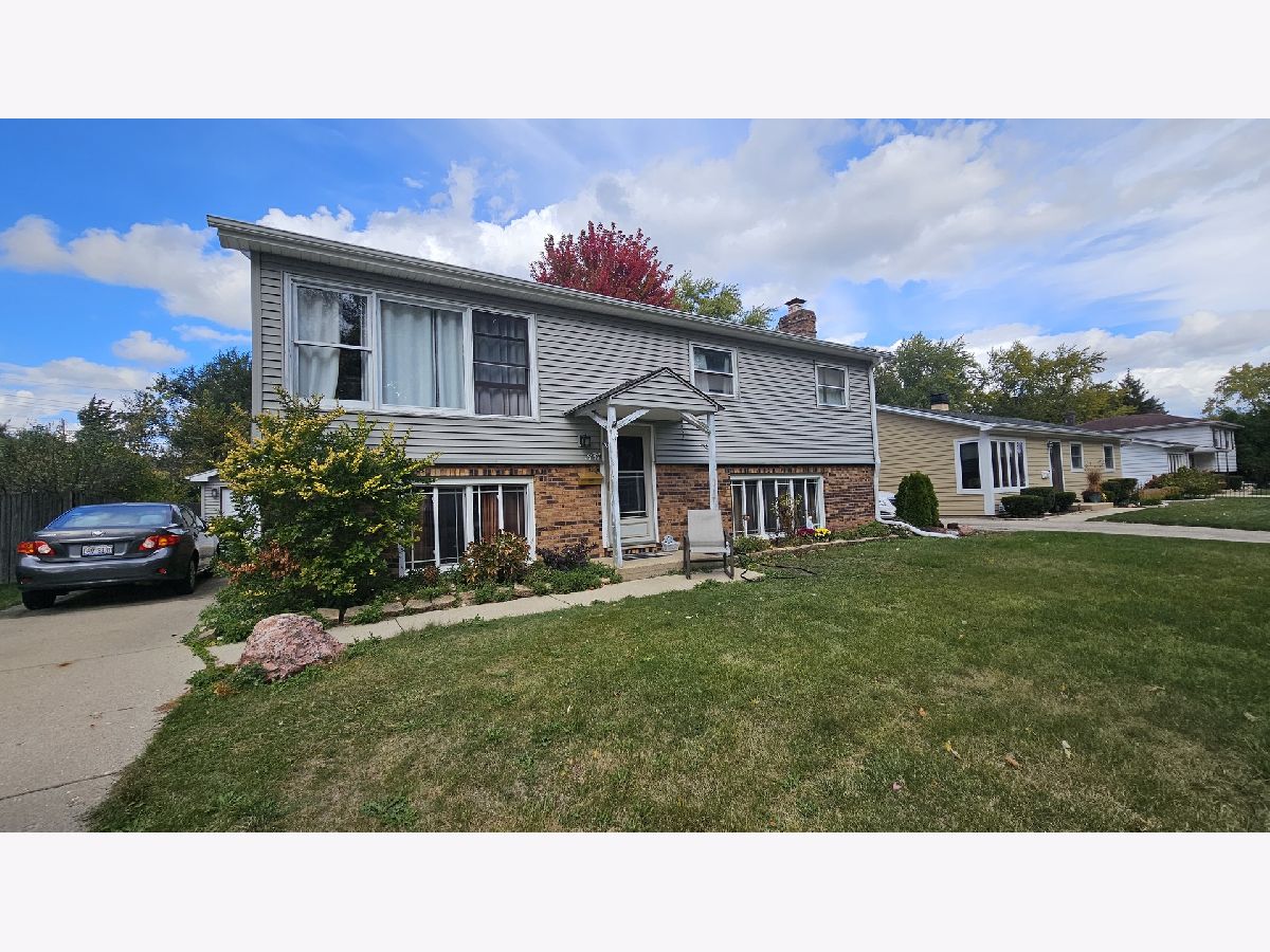 Homes Sold Mundelein Gardens Mundelein Illinois, 534 Bobby