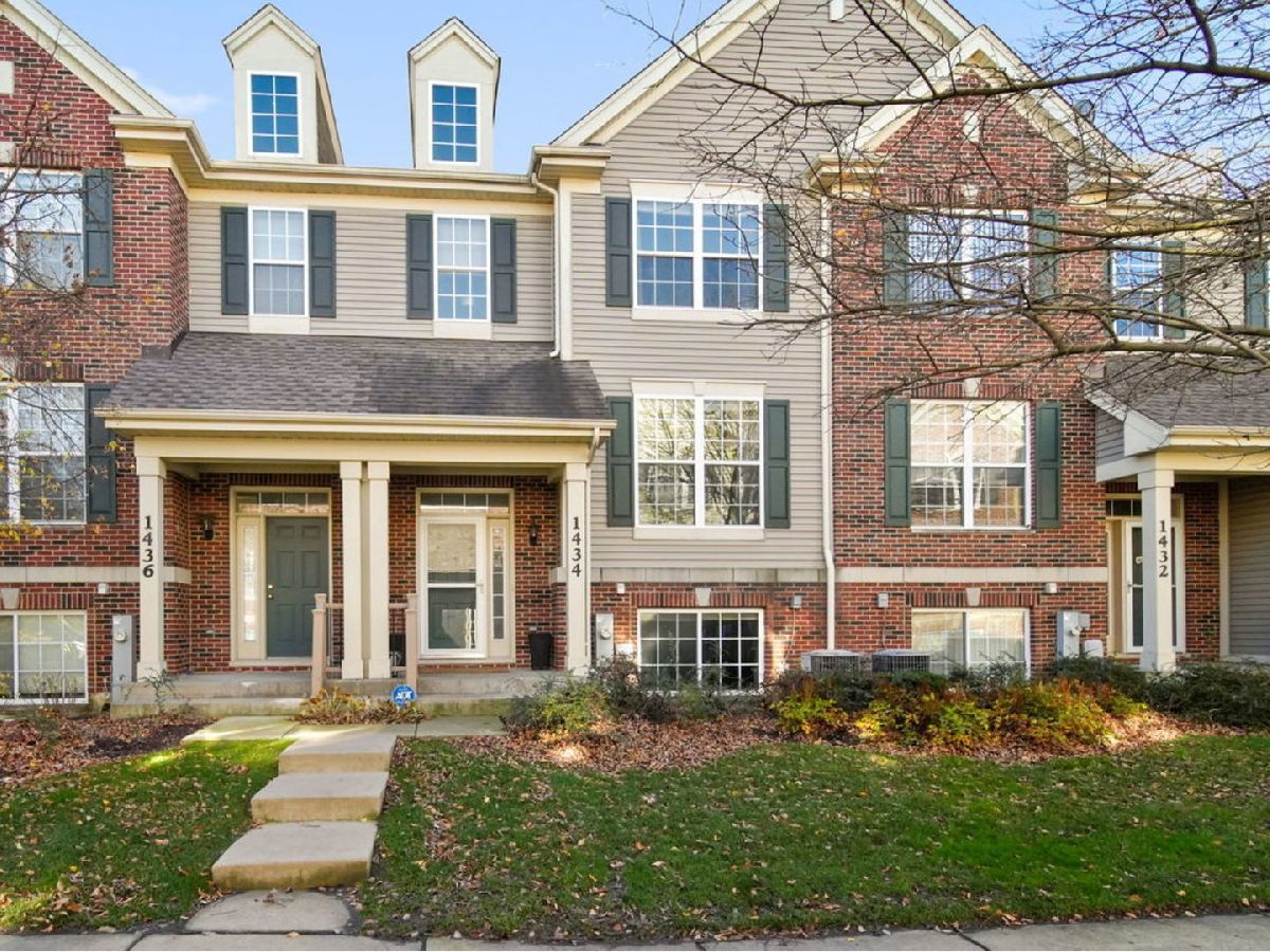 Townhomes Sold Fairfield Place Lombard Illinois, 1434 Fairfield