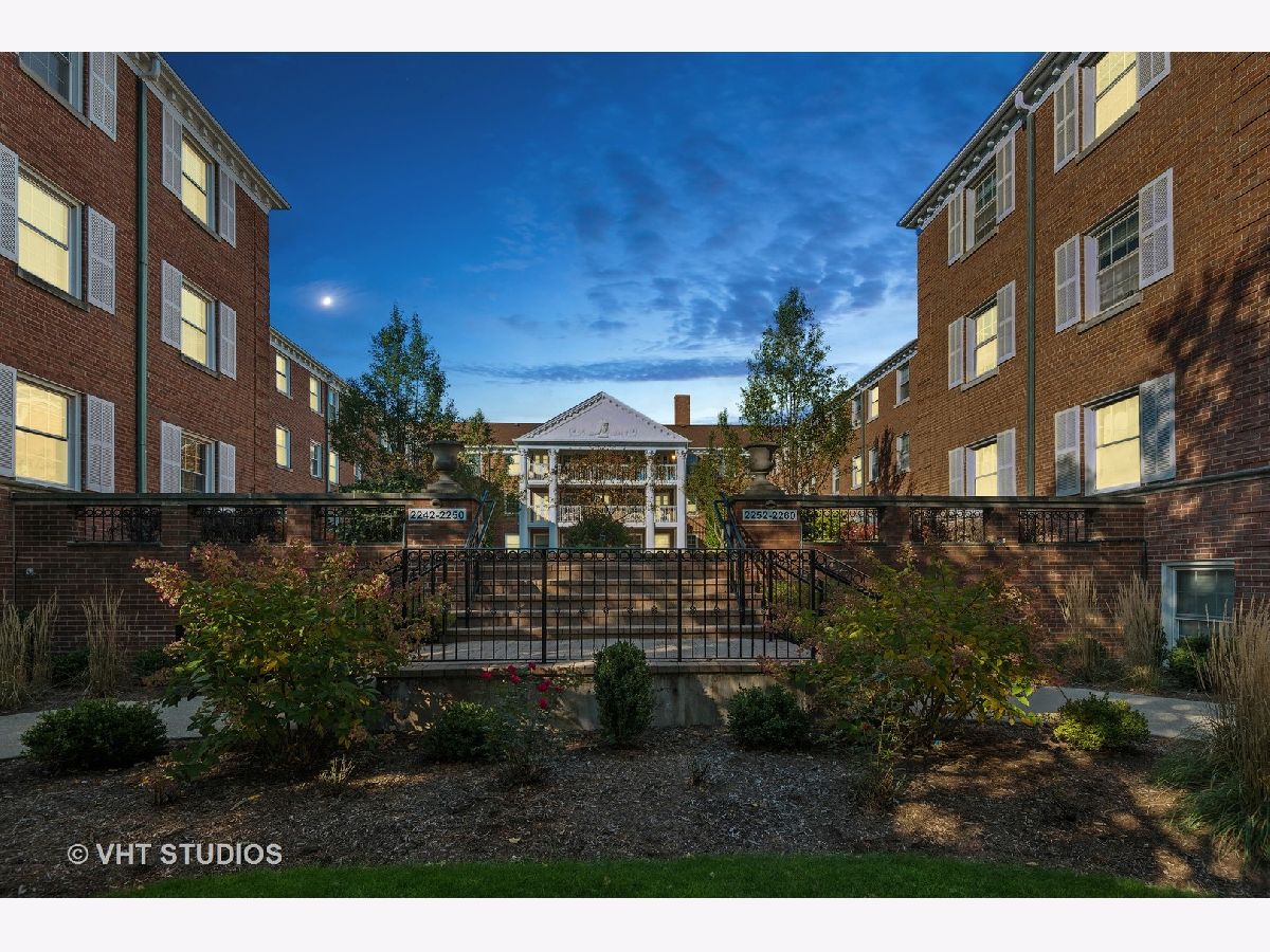 Condos & Townhomes Sold Corinthian Condominiums Evanston Illinois, 2242 Sherman