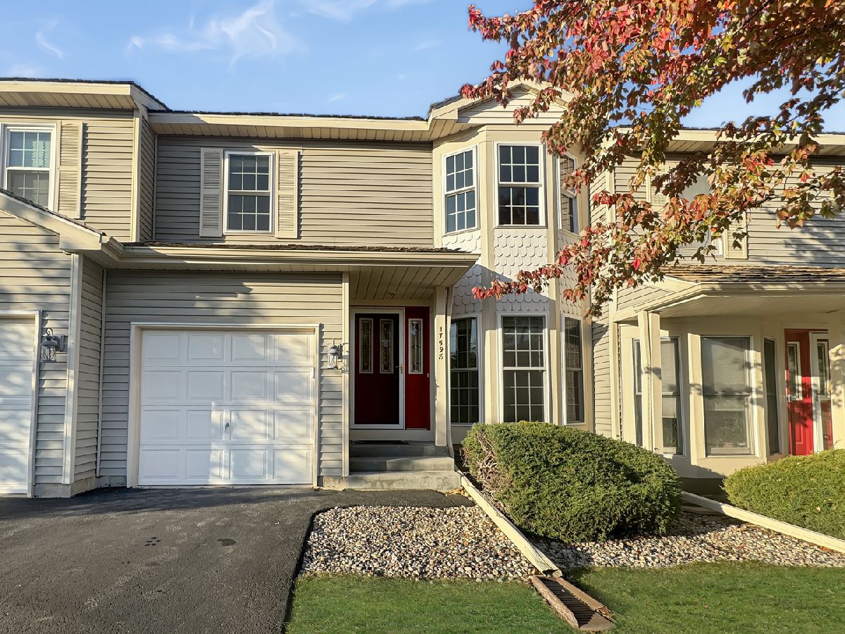 Homes & Townhomes & Condos Sold Country Towne Gurnee Illinois, 17598 Horseshoe