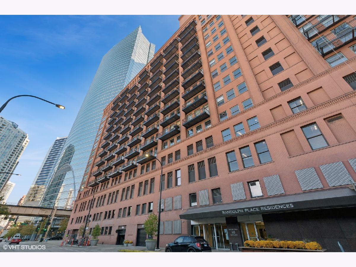 Condominiums Sold Randolph Place Chicago Illinois, 165 Canal